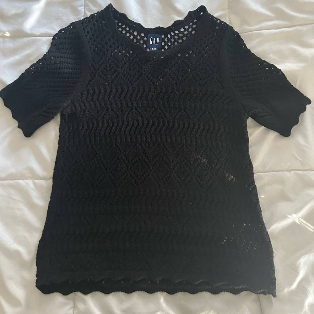 Gap crotchet top
